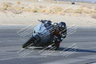 media/Jan-10-2025-CVMA Friday Practice (Fri) [[489e0da257]]/Group 4 and Trackday/Session 2 (Turn 4 Inside)/